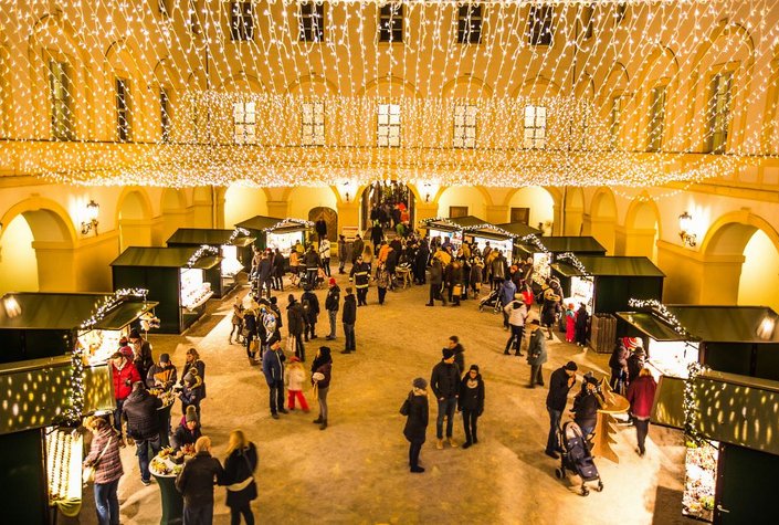 Weihnachtsmarkt auf Schloss Hof