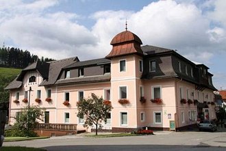 Gastlichkeit mit über 300 Jahren Familientradition! Unser Gasthof...