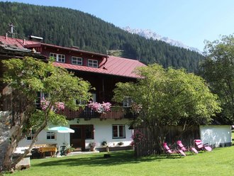 Bauernhaus mit herrlichem Garten in Alleinlage - ideal für kleine...