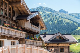 Inmitten des Skigebietes Hochfügen - Hochzillertal liegt das MONTANA,...