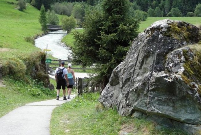 Almgasthaus IslitzerAlm: Bewirtschaftete Hütte - Ausflugsziel ...
