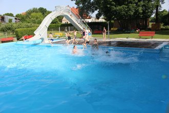 Das seit 1930 bestehende Freibad in Oberschützen ist das älteste...