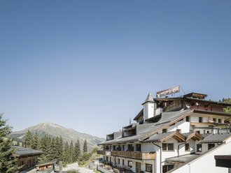 Inmitten des Skigebietes Hochfügen - Hochzillertal liegt das MONTANA,...