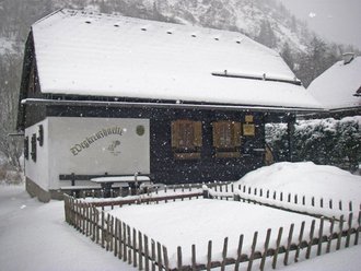 Die Wegkreuzhütte liegt auf 1.000 m Höhe in der herrlichen Bergwelt...