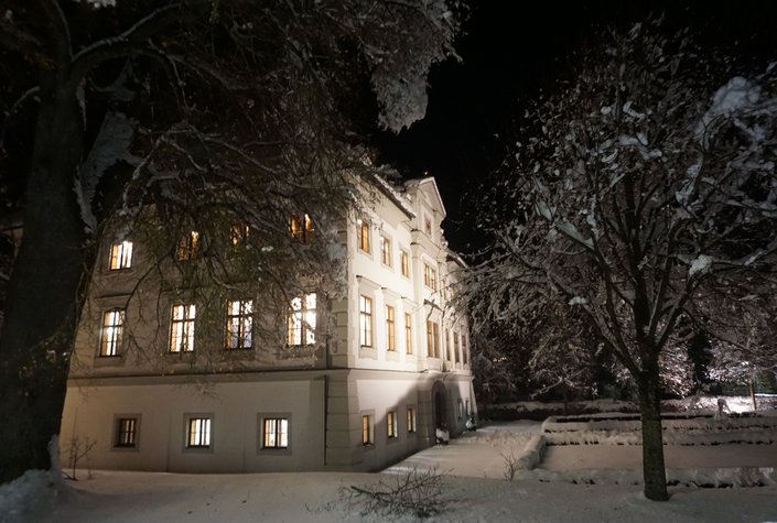 Adventmarkt im Schloss Stauff