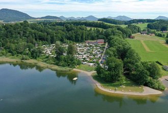 Großzügige Stellplätze direkt am Wallersee: Für eine erholsame Zeit...