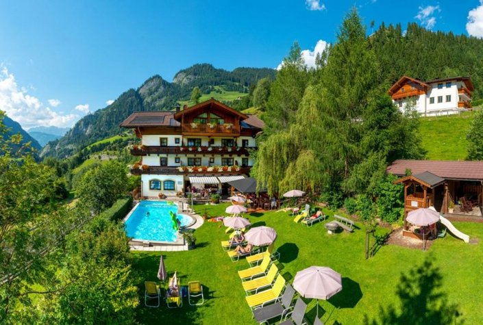 Hotel & Chalet Dorfer