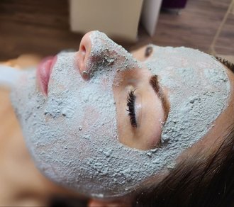 Tauchen Sie ein in die Welt des Kosmetikstudios Diva in Klagenfurt -...
