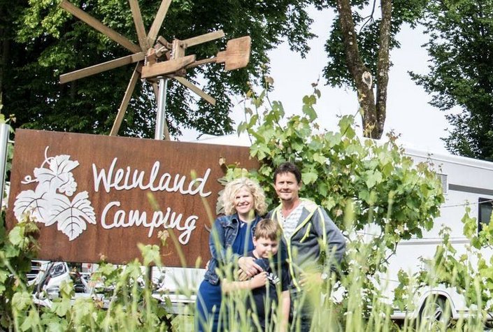 Weinland Camping Naturbadesee Gleinstätten