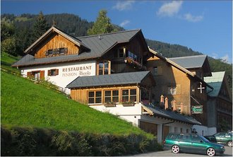 Unser familiär geführtes Gasthof Kreuz liegt in der Ortschaft St....