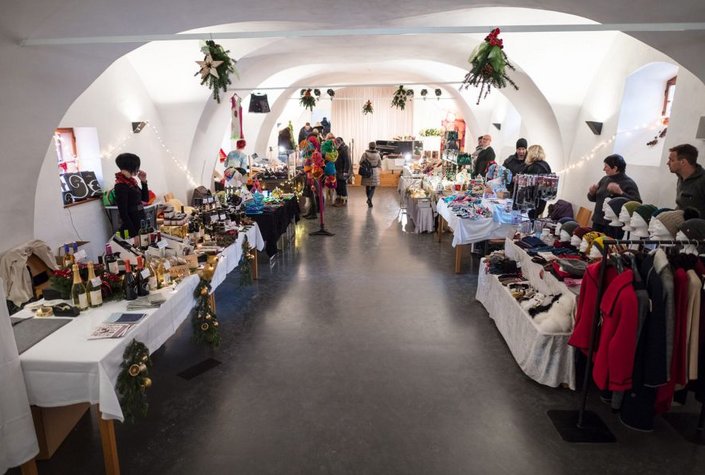 Adventmarkt im Schloss Lackenbach