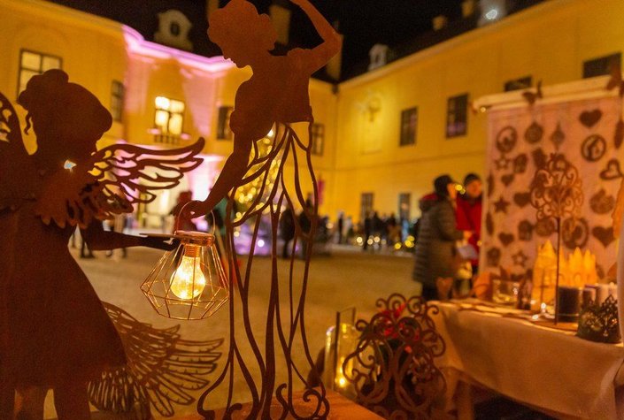 Adventmarkt im Schloss Eckartsau