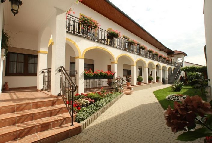 Arkadenweingut-Gästehaus Heiss