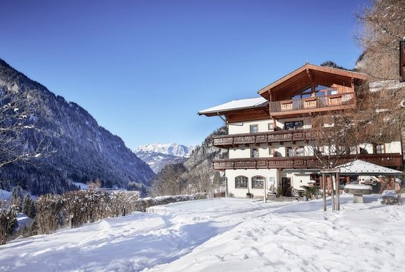 Hotel & Chalet Dorfer