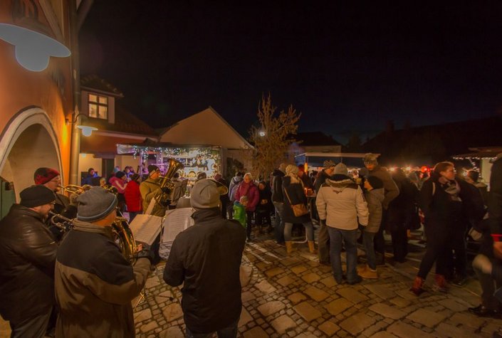 Schräger Advent in Schönberg am Kamp