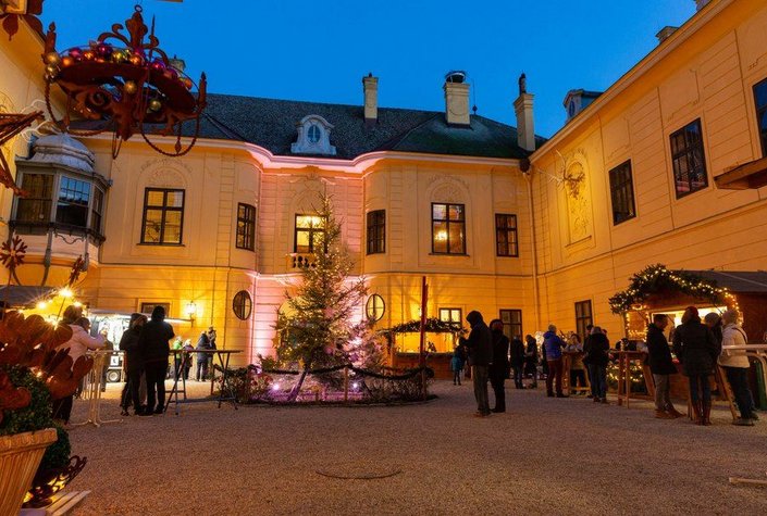 Adventmarkt im Schloss Eckartsau