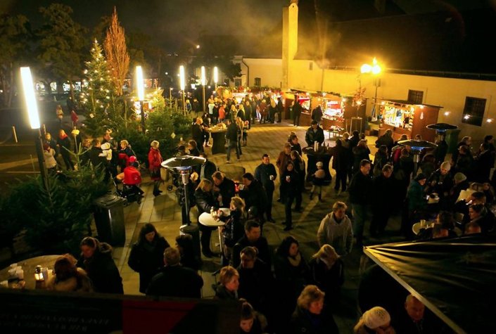 Perchtoldsdorfer Weihnachtsmarkt am Kirchenbergl