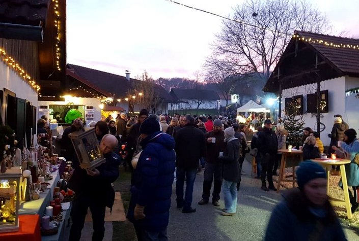Advent in der Kellergasse Heiligenbrunn
