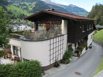 Unser Ferienhaus befindet sich in ruhiger, jedoch zentraler Lage,...